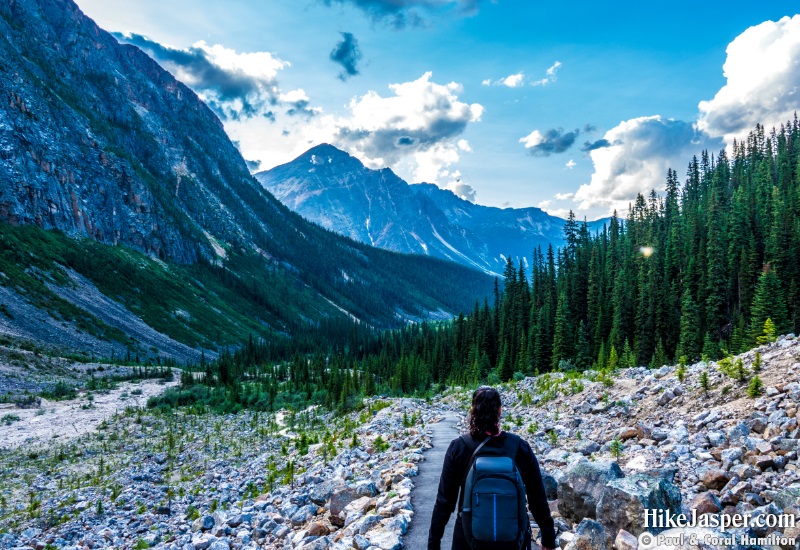 Hiking Jasper in February
